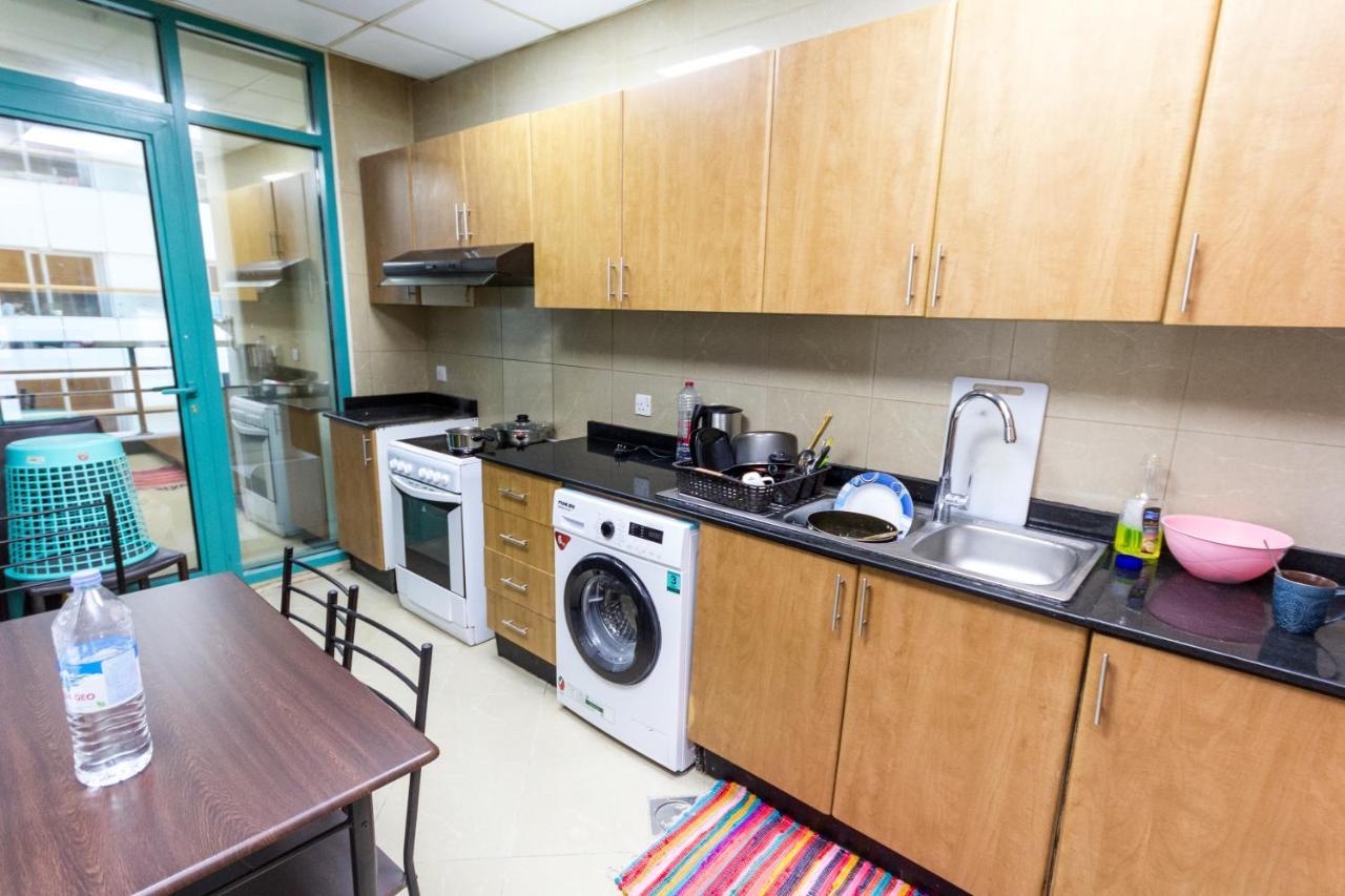 Nice Single Rooms For "Girls" Only In Dubai, Marina Buitenkant foto