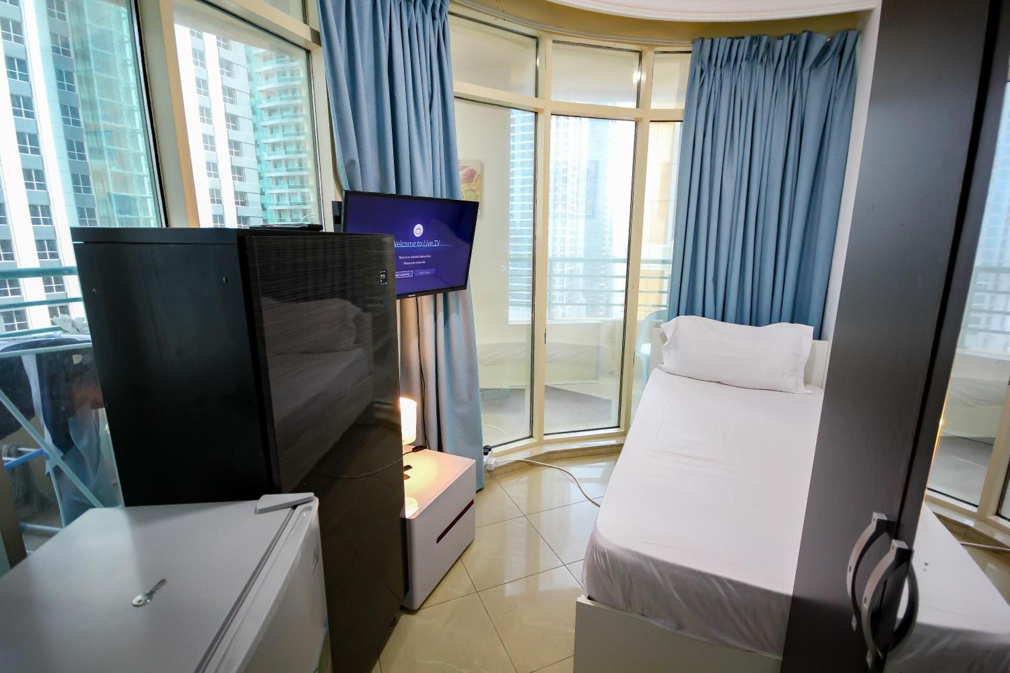 Nice Single Rooms For "Girls" Only In Dubai, Marina Buitenkant foto