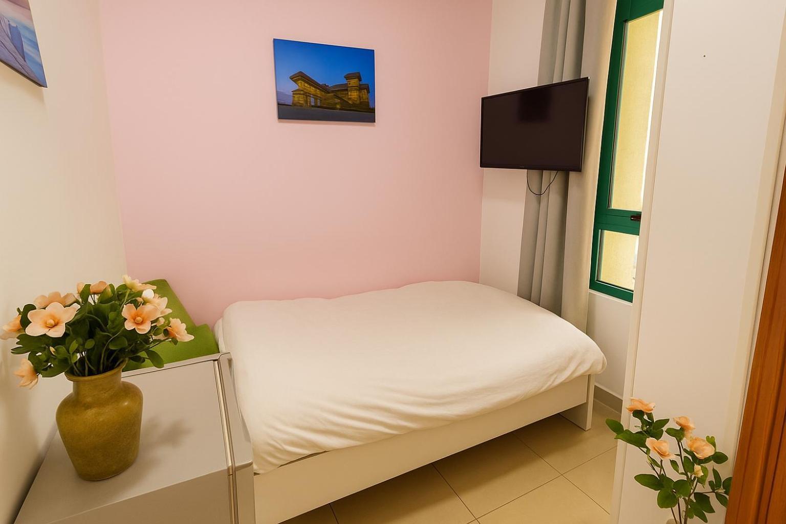 Nice Single Rooms For "Girls" Only In Dubai, Marina Buitenkant foto