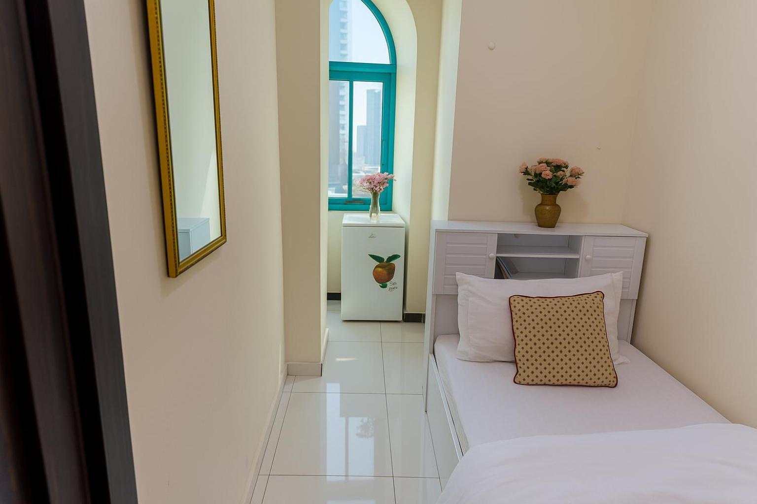 Nice Single Rooms For "Girls" Only In Dubai, Marina Buitenkant foto